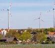 Wind-an-Land-Gesetz: Bis 2032 sollen zwei Prozent der Bundesfläche für Windenergie verfügbar sein (Foto: AdobeStock - reisezielinfo)