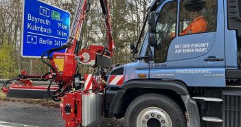 Erfolgreicher Test des Unimog Prototyps mit (Foto: Mercedes Benz Trucks)