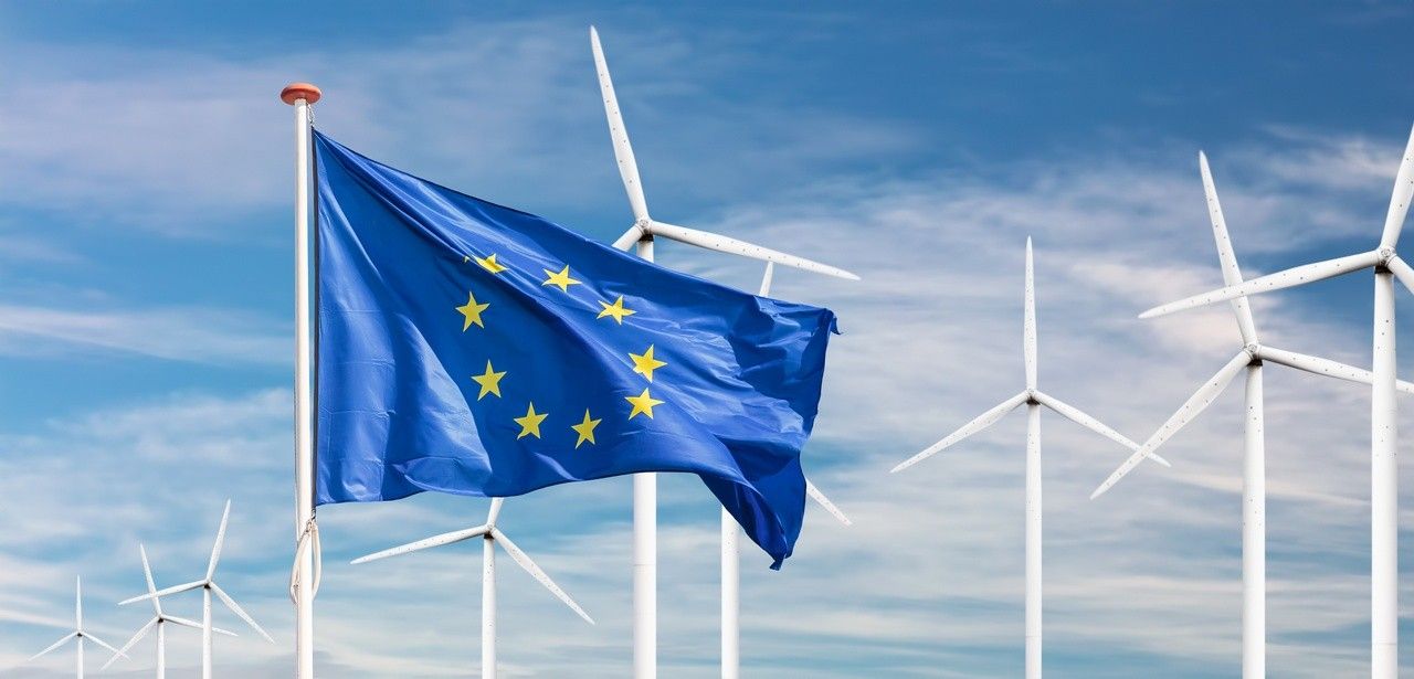 Windkraftausbau stärkt Europas Energieunabhängigkeit und Versorgungssicherheit nachhaltig weiter (Foto: AdobeStock - Martin Bergsma - 499830072)